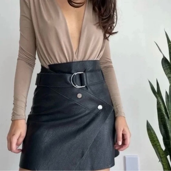 Zara Dresses & Skirts - Zara faux leather skirt XS black